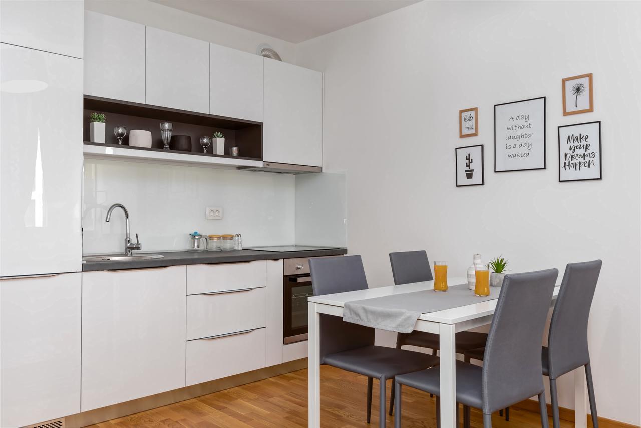 Apartments Krug Будва Екстериор снимка