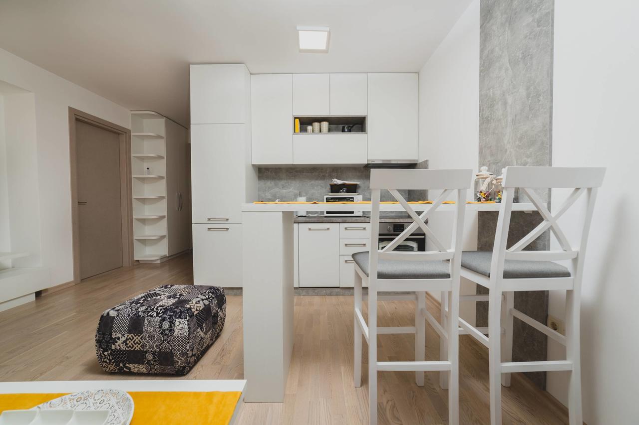 Apartments Krug Будва Екстериор снимка